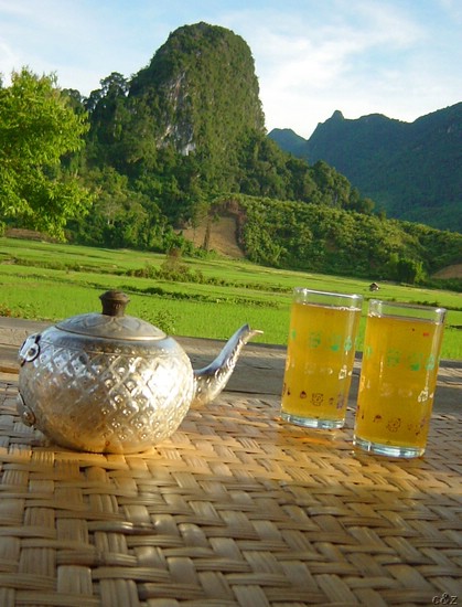 2582- silver leisure on the other side of the hill