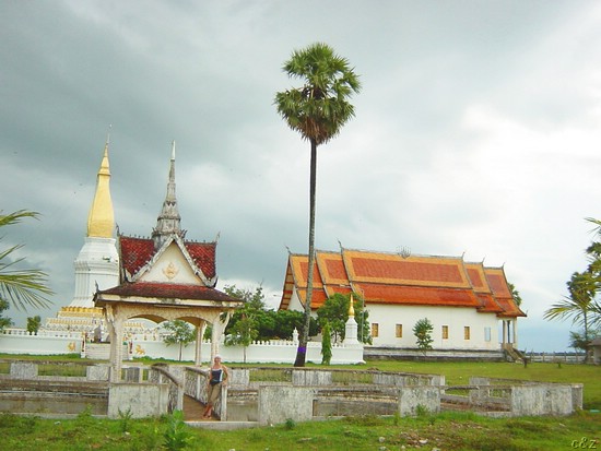 2713- storm approaching holy site S of thakek