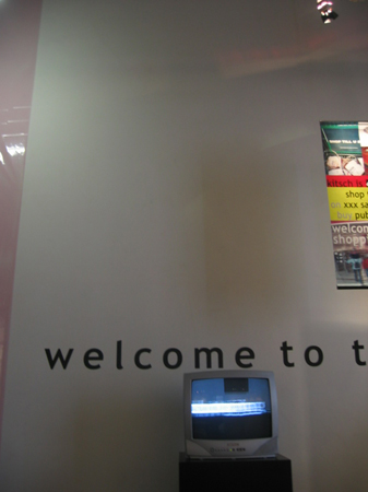 Welcome to the shopping paradise 035