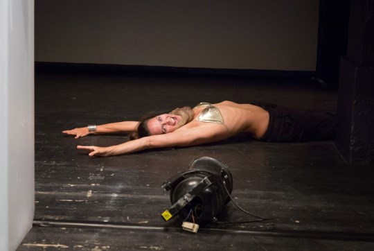 Katarina Stegnar: Dvojna igra; Gledali¨?e Glej, 31.8.2014, Mladi levi