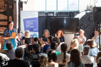 180828 Right on Time_round table 076nzgank.jpg 180828 Right on Time_round table 076nzgank.jpg